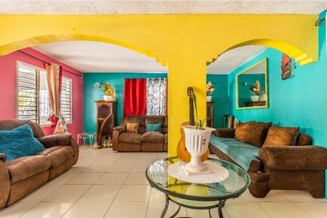 Colorful Private Room Oasis Montego Bay Dış mekan fotoğraf