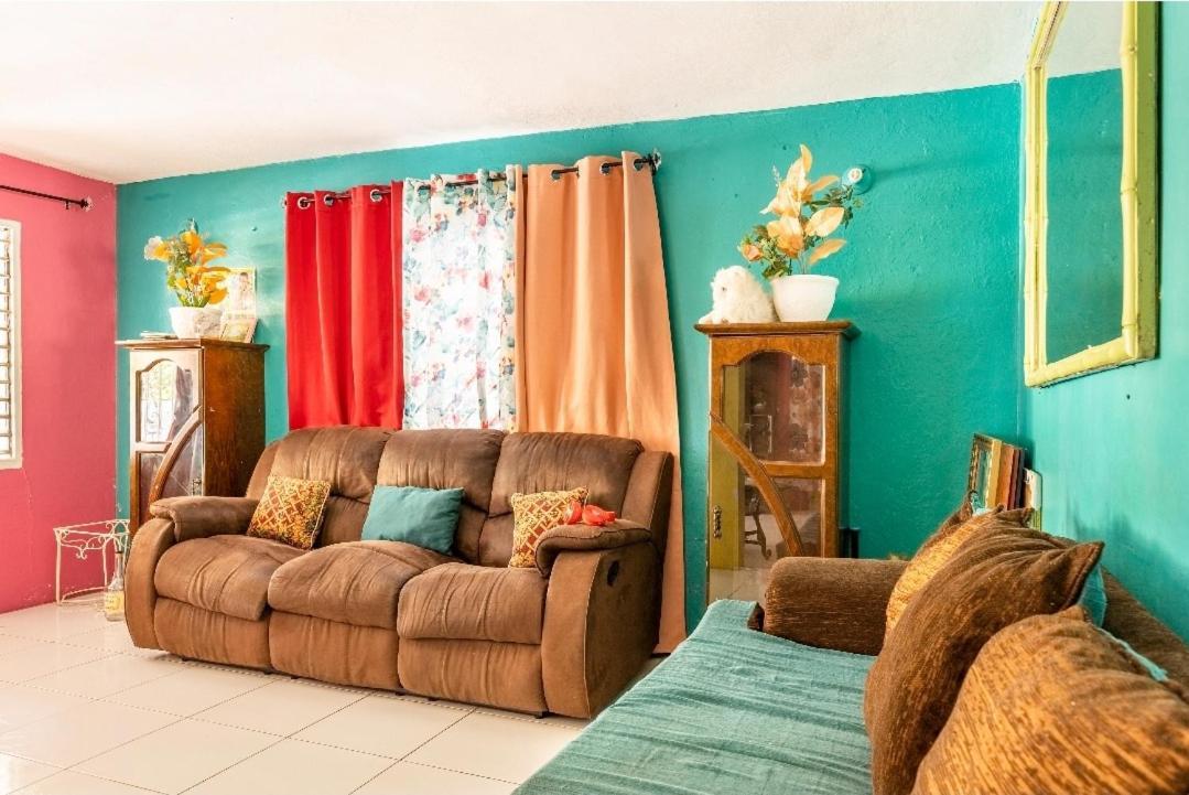 Colorful Private Room Oasis Montego Bay Dış mekan fotoğraf